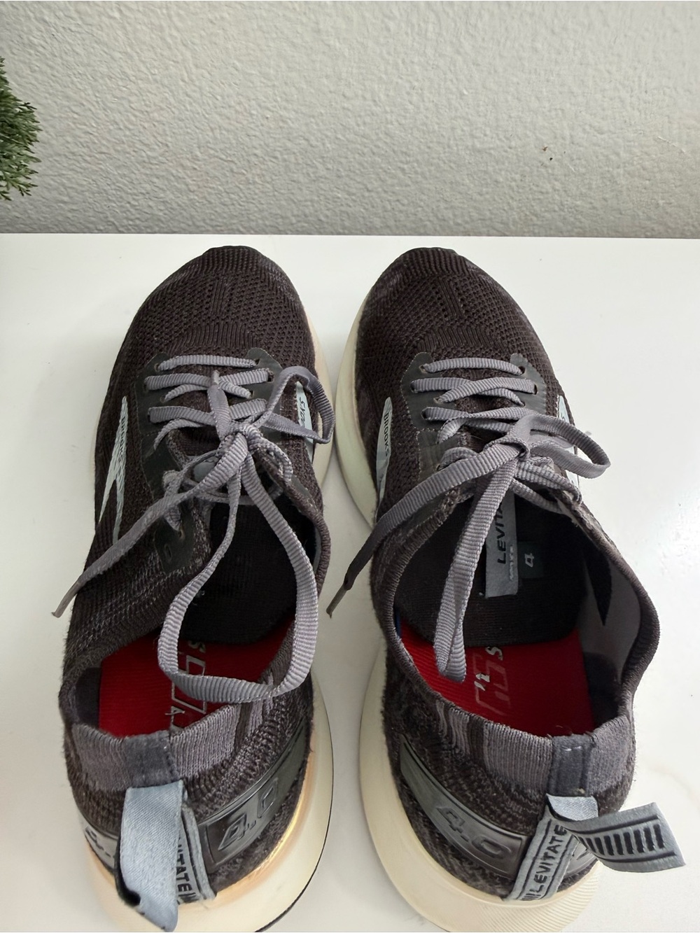 Brooks Levitate 4 Women size 8.5 Athletic Shoes - Black & Gray - Picture 7 of 9
